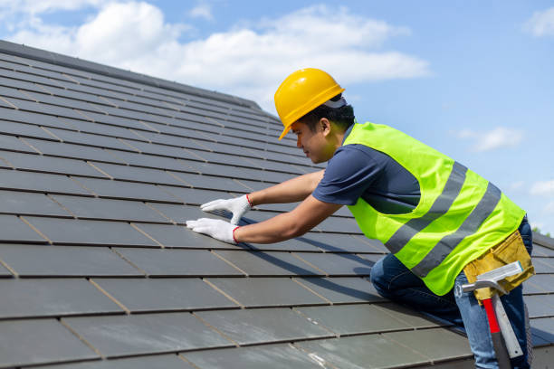 Best Roof Gutter Cleaning  in Westport Village, CT